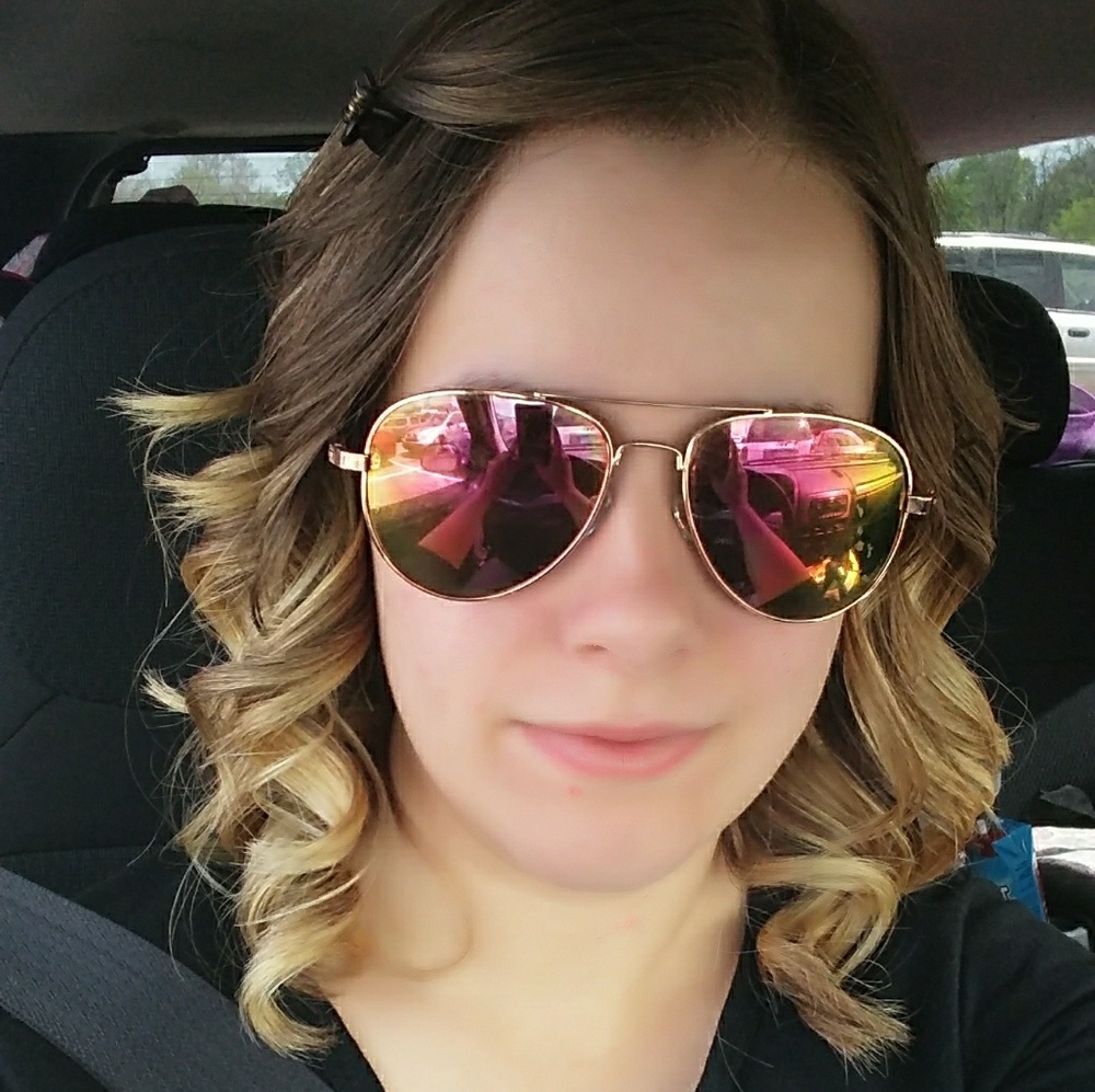 Meet your Posher, Mallory